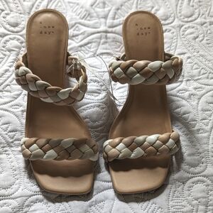 Heeled braided strap sandal 10 wide